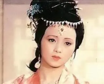 红楼梦中秦可卿与惜春是什么关系？二人有何交集？