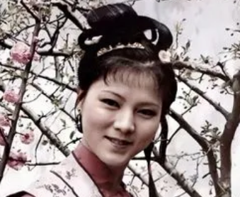 红楼梦中袭人的命运为何会发生如此大的变化？