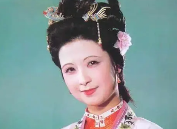 红楼梦中贾琏纳秋儿为妾，尤二娘和平儿是怎么想的？