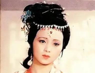 红楼梦中王熙凤如果听从秦可卿的建议，贾府的结局会不会不一样？