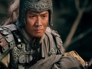 曹魏三大将与赵云的英勇对决：三国战场上的传奇故事