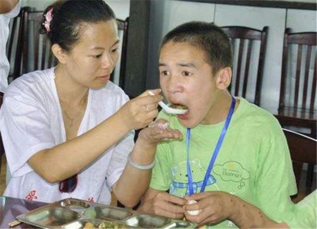 如何判断宝宝是否智力低下（宝宝智力低下常见的5个表现）