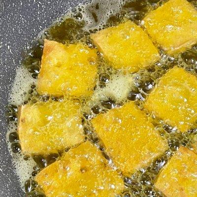 买的黑色经典臭豆腐做法（鲜味无敌的臭豆腐）