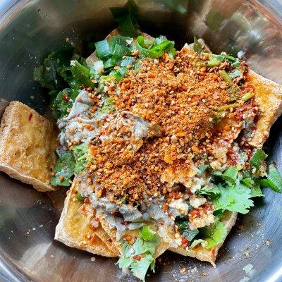 买的黑色经典臭豆腐做法（鲜味无敌的臭豆腐）